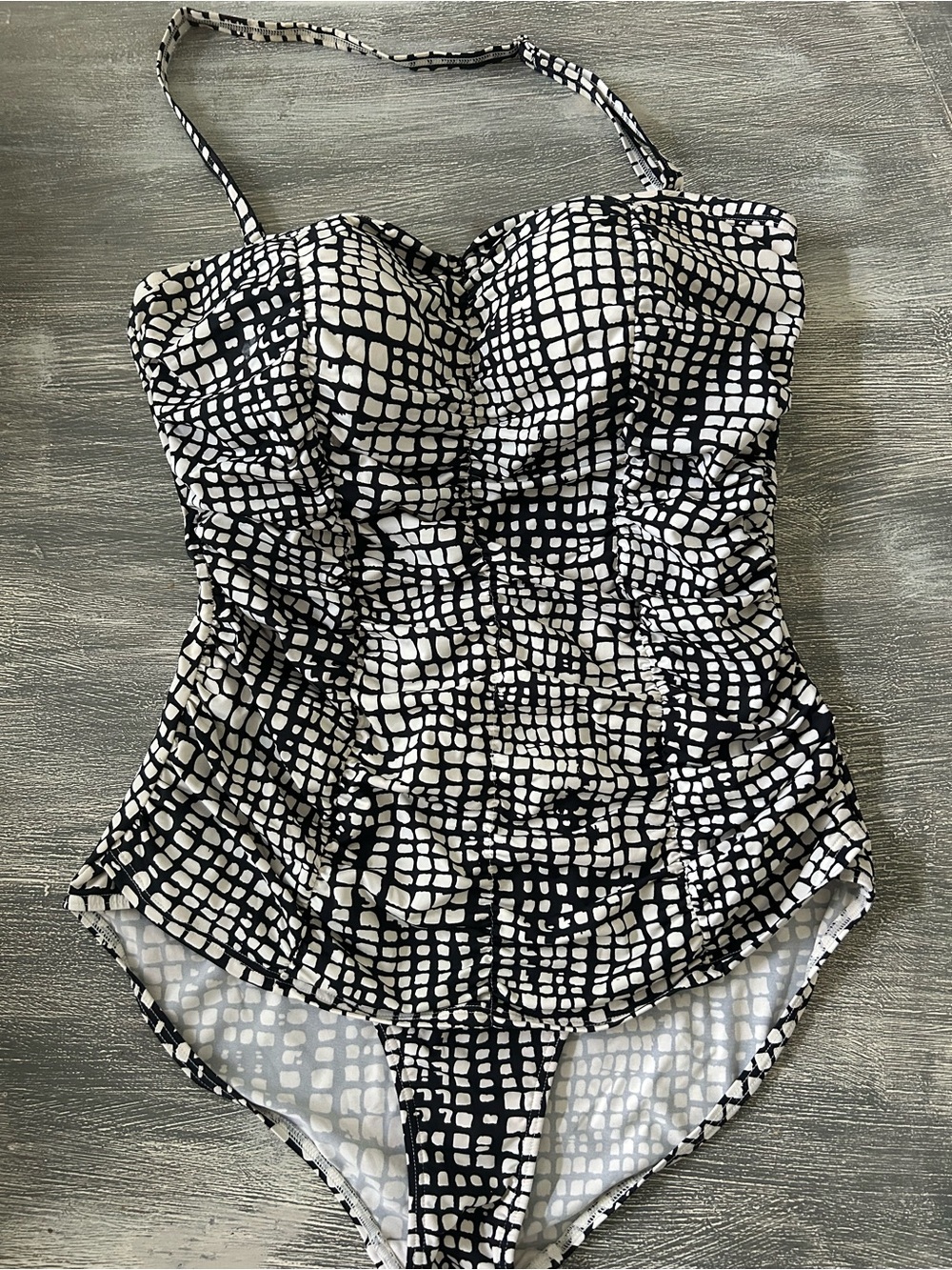 Jones New York Black and White Printed Ruched One Piece Swimsuit